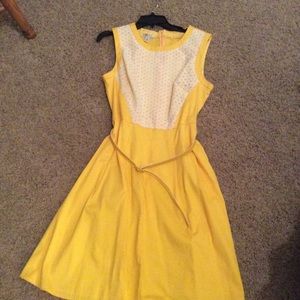 Like NEW! YELLOW DRESS!